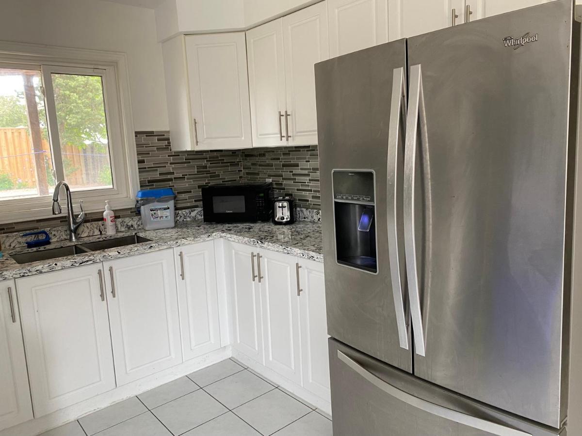 Homehouse Toronto Luaran gambar